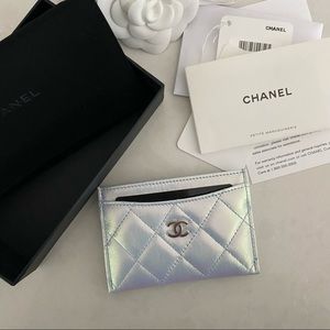 ❌SOLD❌ Authentic Chanel 21k iridescent flat card holder